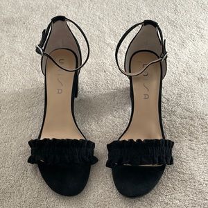 Unisa Undiara ruffled black heels chunky heel NEW size 10